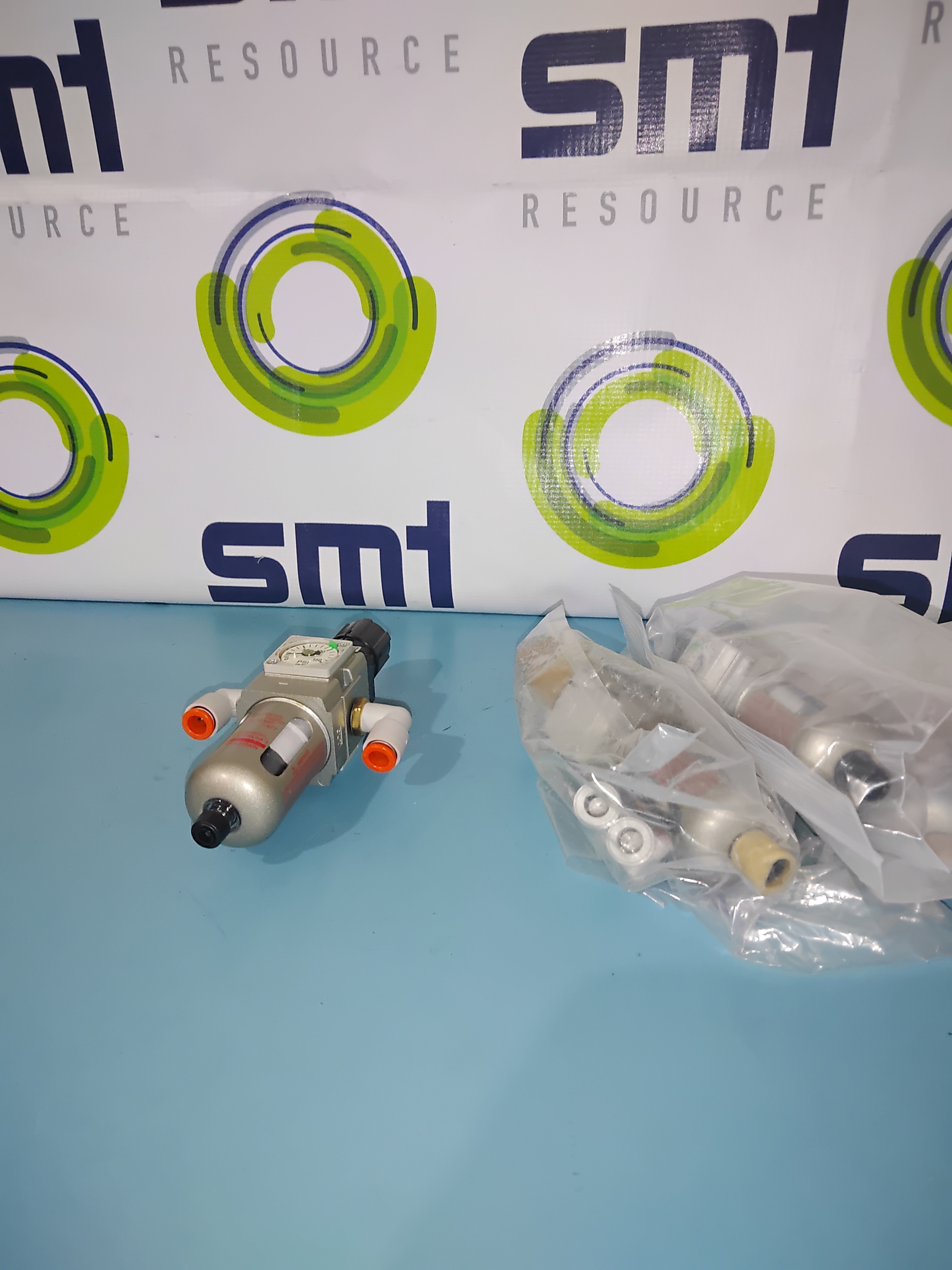 SPI Filter/Regulator with Guage AW20-N02E-CZ AW MASS PRO