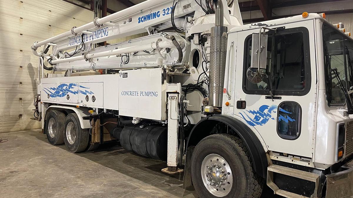 Used 2005 SCHWING 32XL