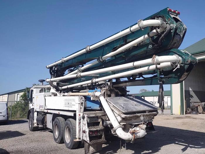 Used 2006 Putzmeister 40Z on Mack Truck