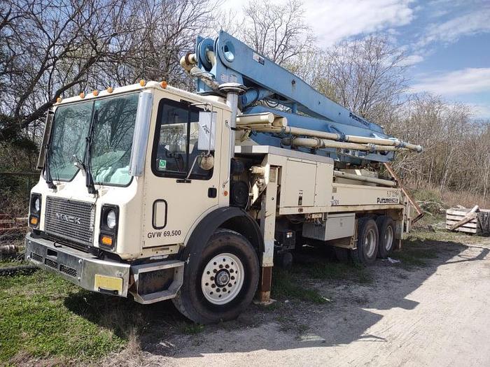 Used 1995 Putzmeister 32M on 2002 Mack