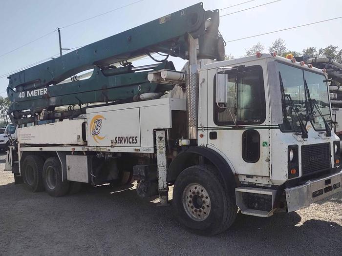 Used 2006 Putzmeister 40Z on Mack Truck