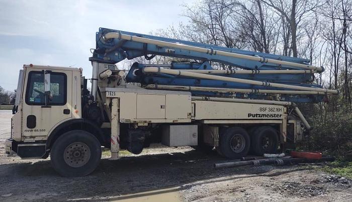 Used 2003 Putzmeister BSF 38Z.16H on Mack