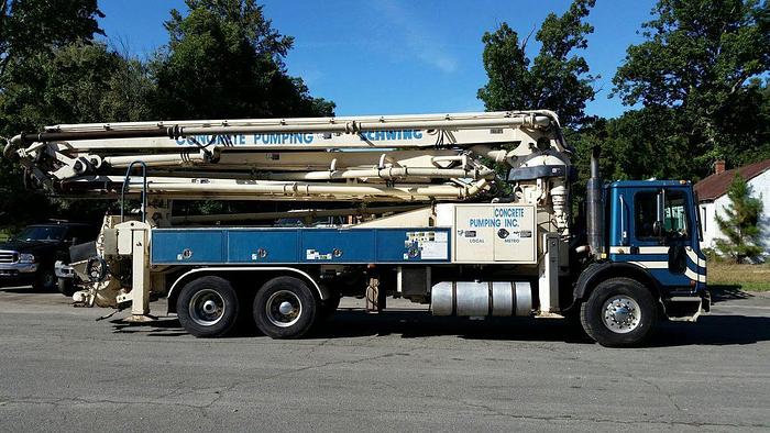 Used 2005 Schwing KVM-39X 2025-5 39M Pump Truck