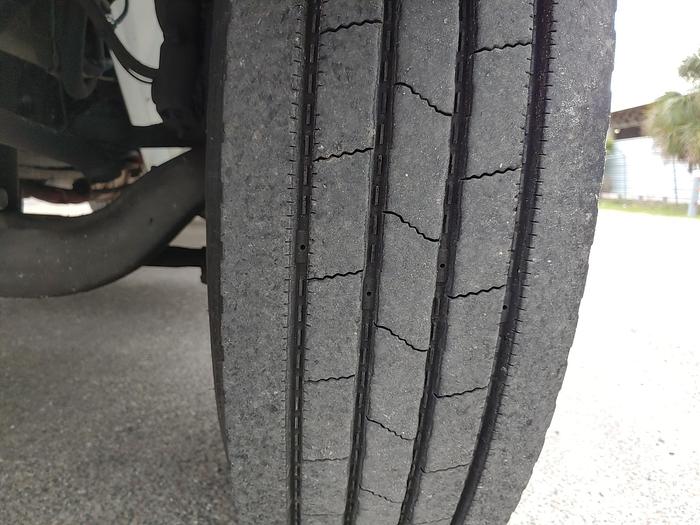 Used Elliott L55R Sign Crane on 2019 International 4300 Reg Cab Flatbed Truck - M97257