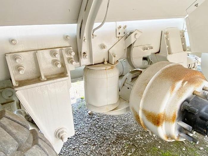 Used 2004 TEREX/Advance 4-Axle Concrete Mixer Truck
