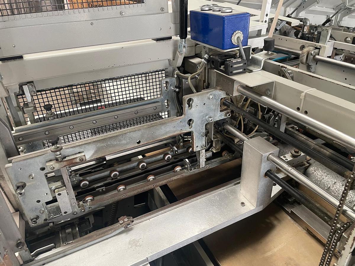 Used Kolbus DA 260 - automatický deskovací stroj