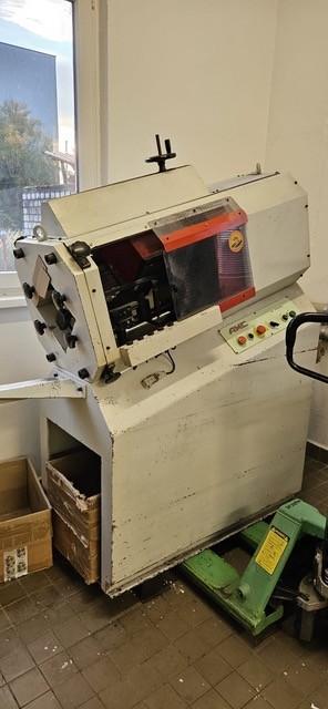 Used AMC H220 - Protlačovací stroj