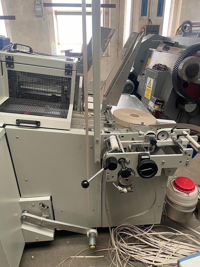 Used Kolbus DA 260 - automatický deskovací stroj