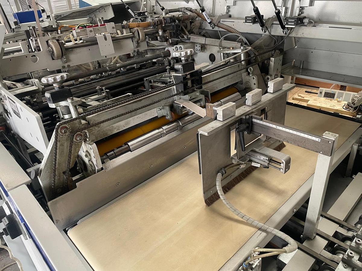 Used Kolbus DA 260 - automatický deskovací stroj