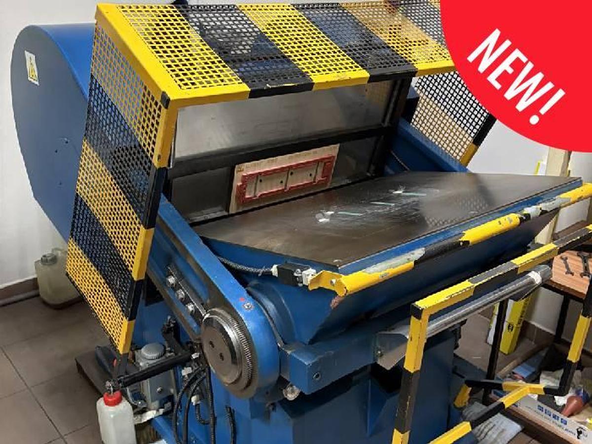 Used STRATI 27 – výsekový příklopový stroj
