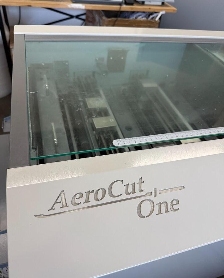 Used Uchida Aerocut ONE automatická řezačka