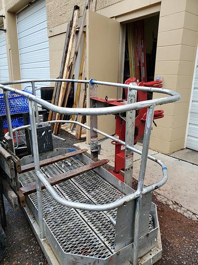 Used 2001 Ford F750 Terex BT3400 Crane Truck - M74771