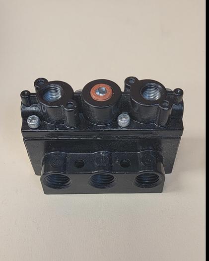 Used INGERSOLL-RAND ARO PNEUMOTIC AIR VALVE 5WAY 1/4" PILOT A212PD-G(B13)