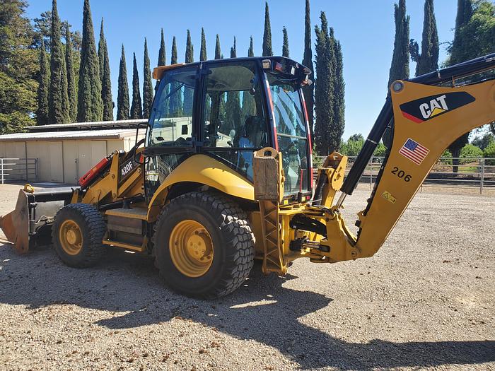 Used 2014 CAT 420F it
