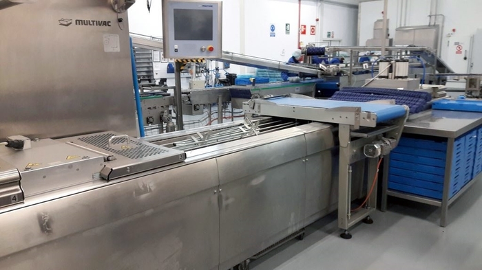 Used MULTIVAC R245 VACUUM PACKING MACHINE