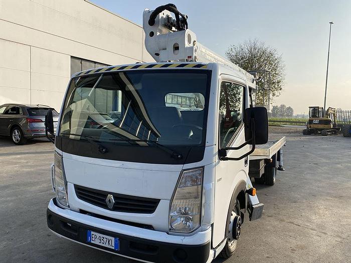 Used 2013 RENAULT MAXITY CON PIATTAFORMA CMC TB 240