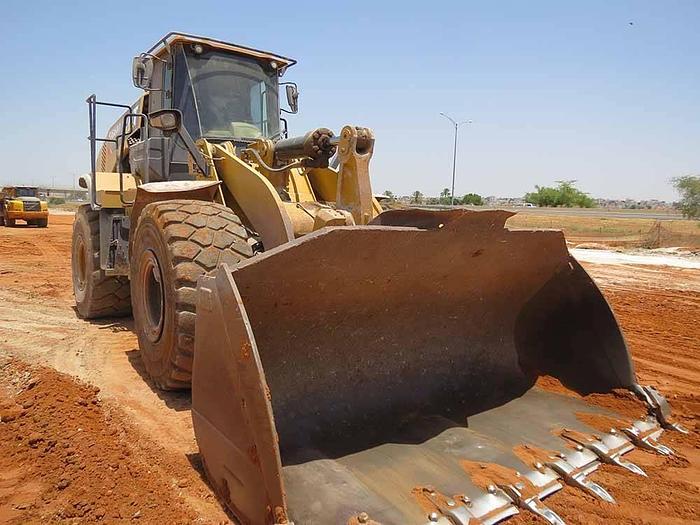 Used 2015 CATERPILLAR 966M