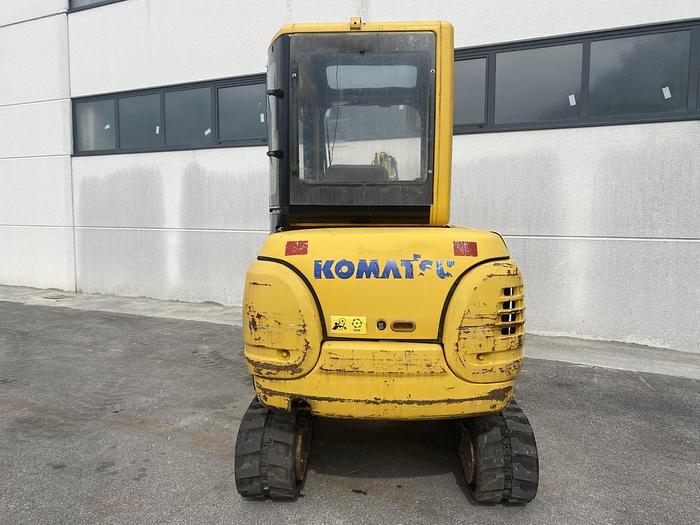 2005 KOMATSU PC27 R-8