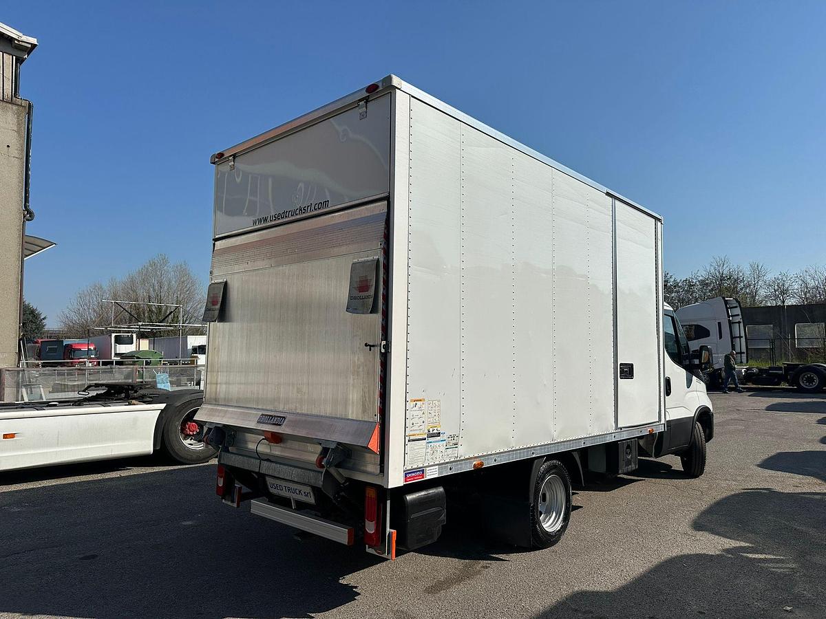 Usato IVECO DAILY 35 C14 FURGONE BOX CON SPONDA EURO 6 B 2024