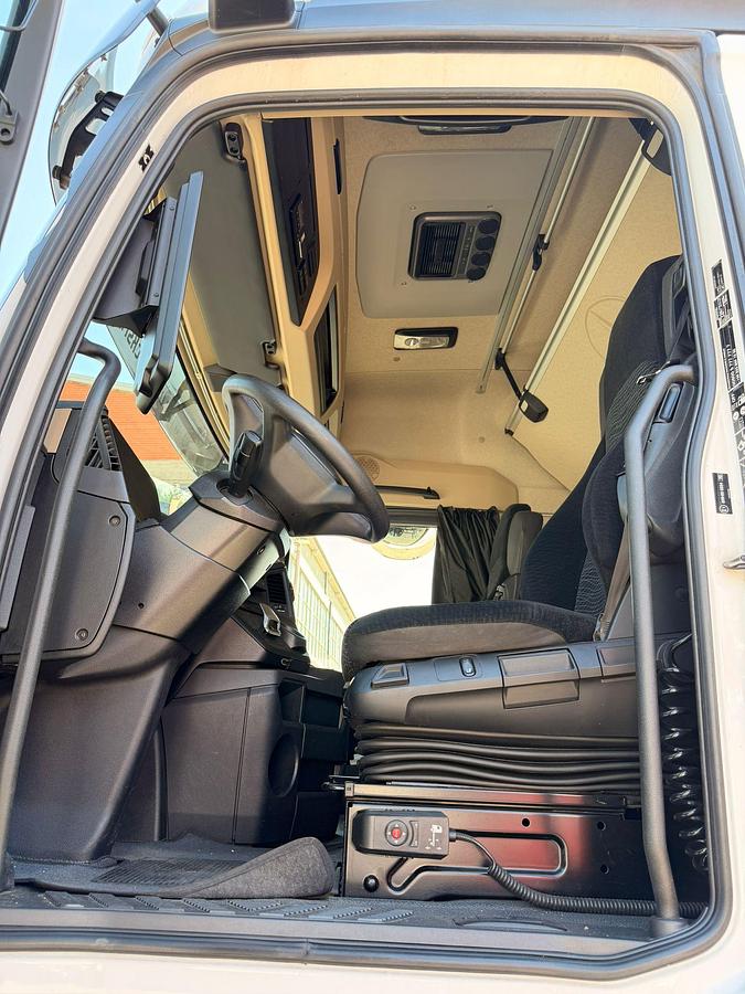 Usato MERCEDES 18.48 BIG/SPACE 2021