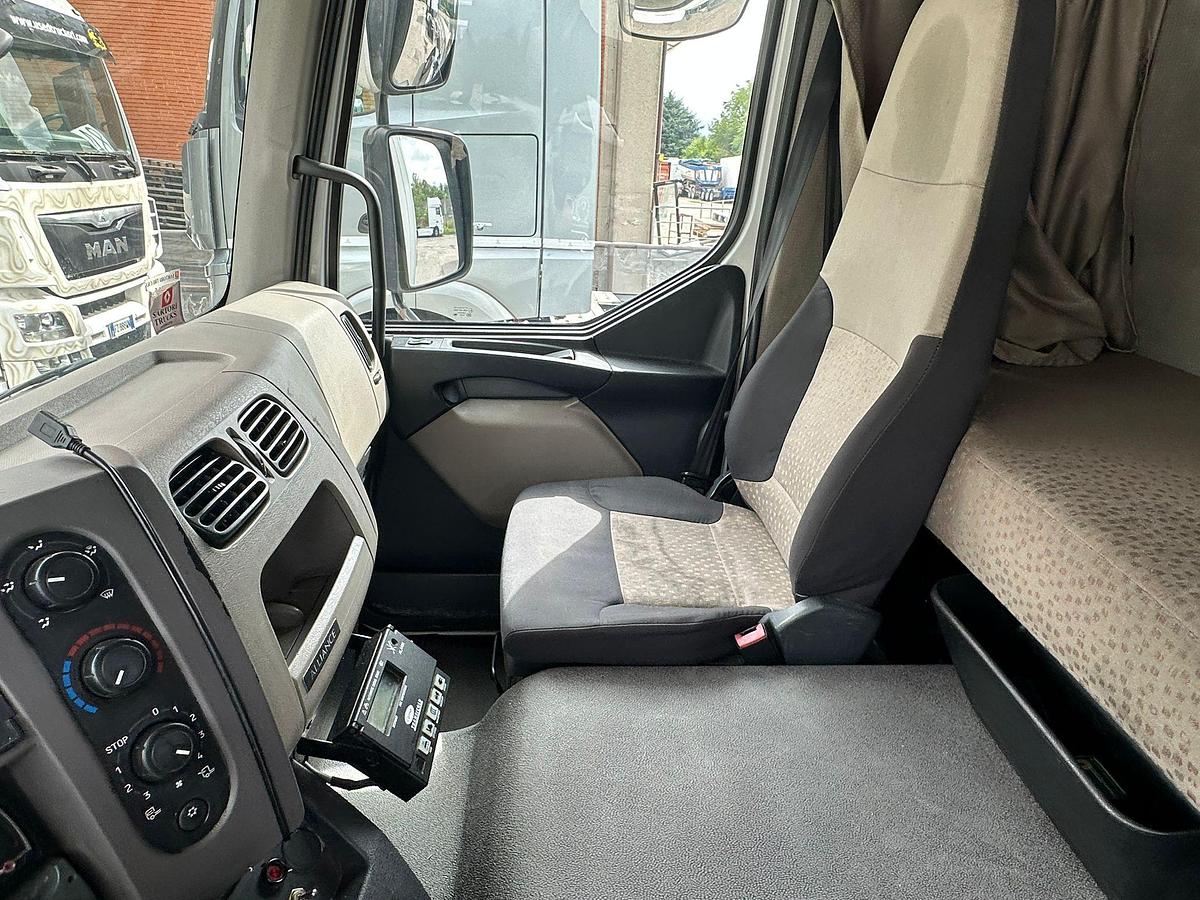 Usato Renault Midlum   H 280.180 cella frigo