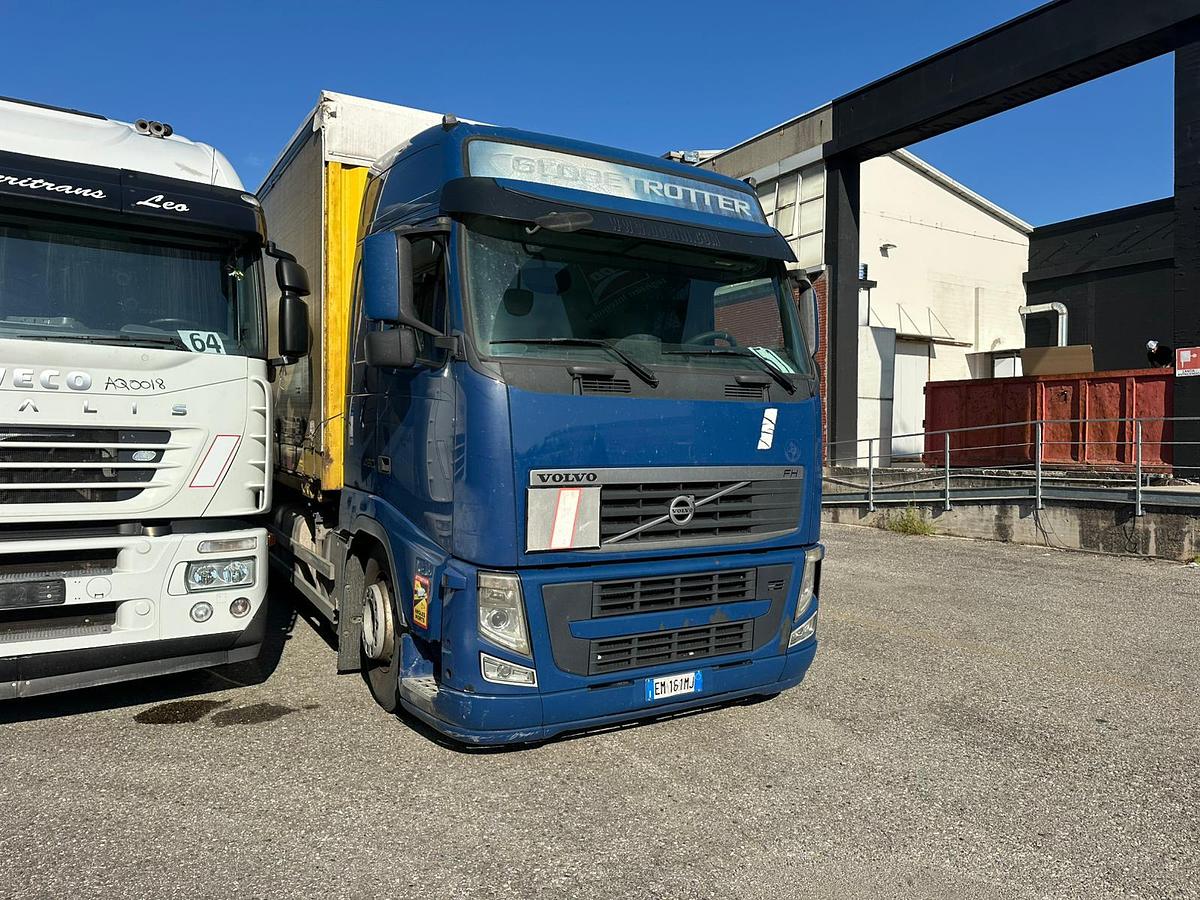 Usato Volvo FH 460 6x2 con Rimorchio due assi Koegel