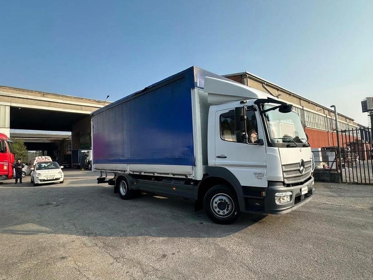 Usato Mercedes Atego 1221 centina e telo mt 6.50
