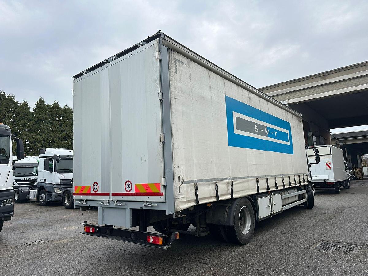 Usato Motrice due assi Iveco Eurocargo 190s32 centina e telo