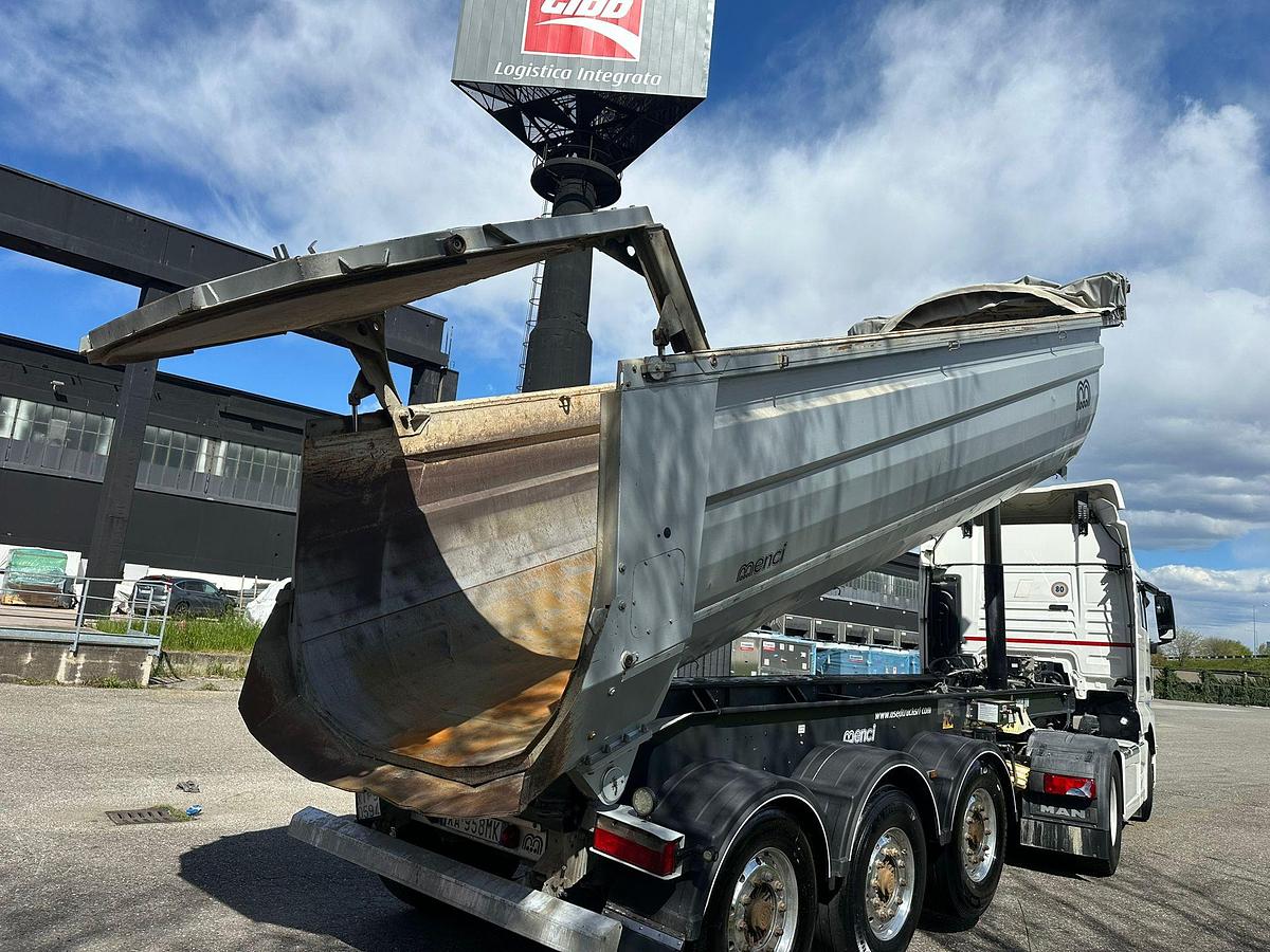 Usato Semirimorchio Menci 27 m^ ribaltabile posteriore