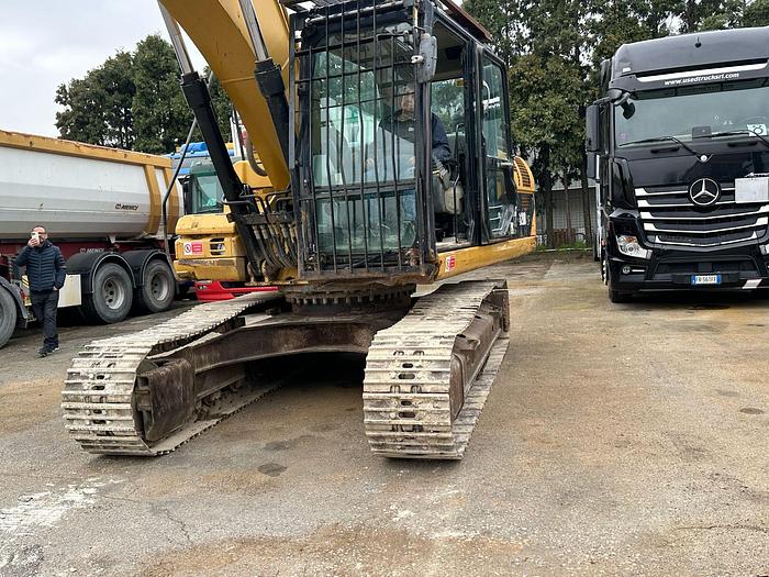 Usato Escavatore cingolato Carterpillar 320 D 2010