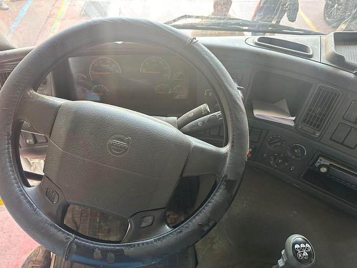 Usato VOLVO FH 480 8x4 Ribaltabile Trilaterale 