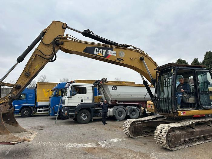 Usato Escavatore cingolato Carterpillar 320 D 2010