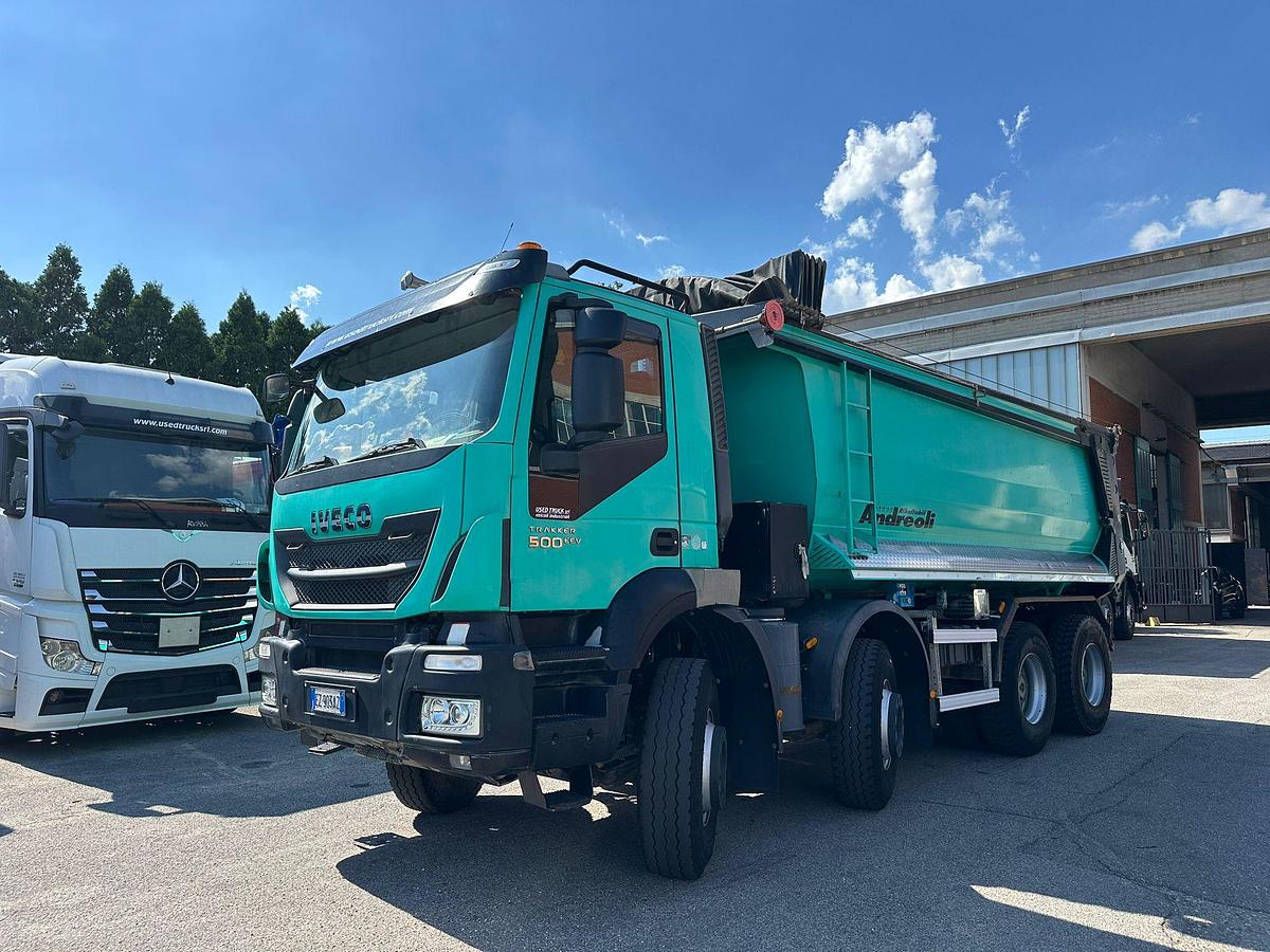Usato Iveco Trakker 500 8x4 Vasca ribaltabile trilaterale ANDREOLI