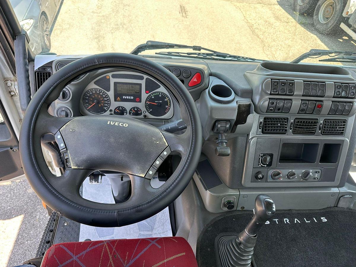 Usato Iveco Trackker 450 8x4 Ribaltabile posteriore MINERVA EURO 5