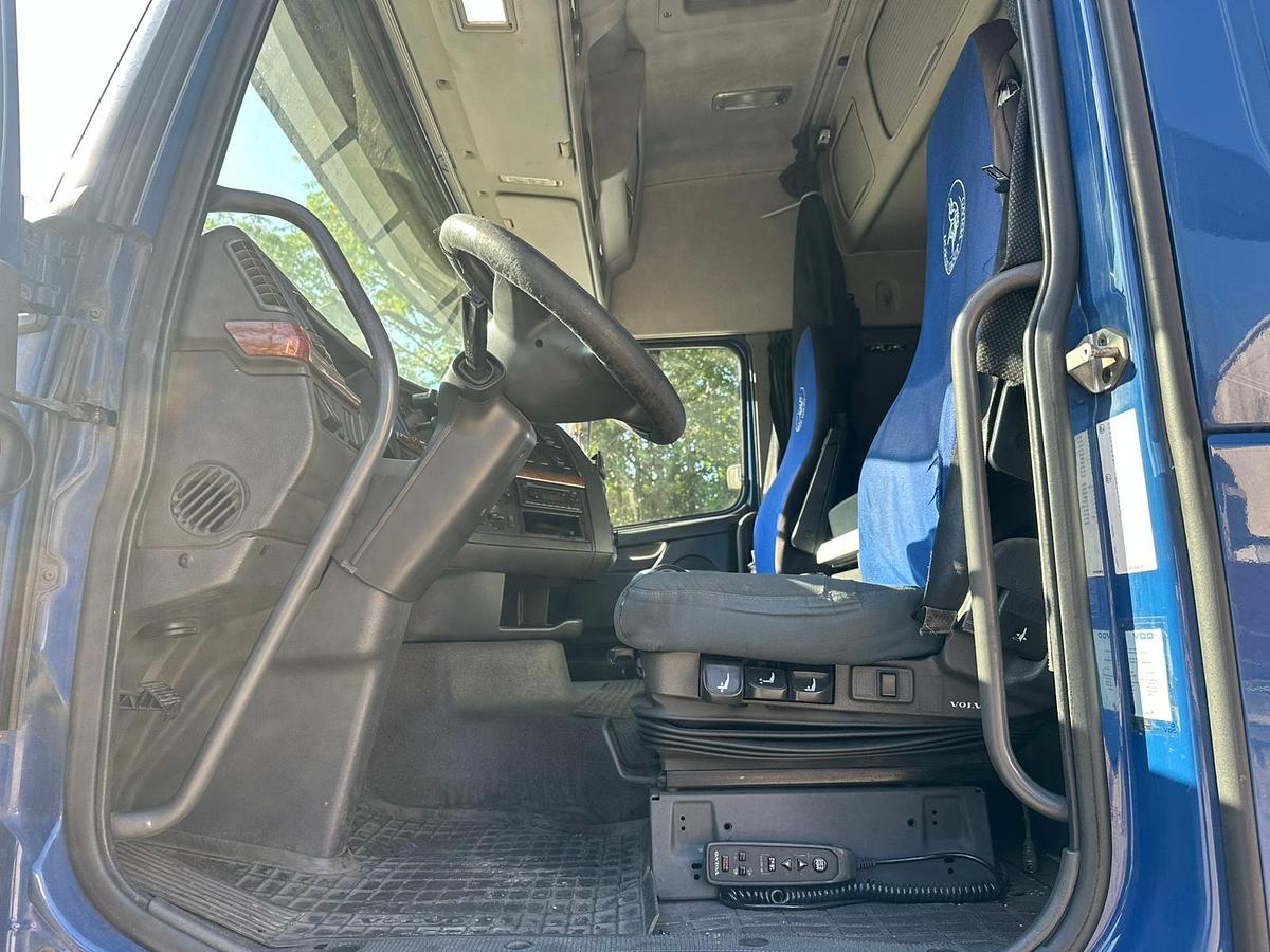 Usato Volvo FH 460 6x2 con Rimorchio due assi Koegel