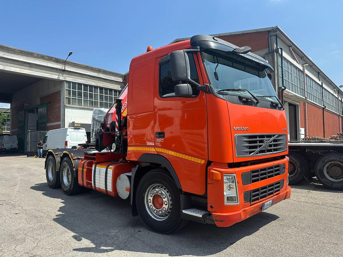 Usato VOLVO FH 460 8X4 STRADALE CON GRU FASSI F260BXP.24 
