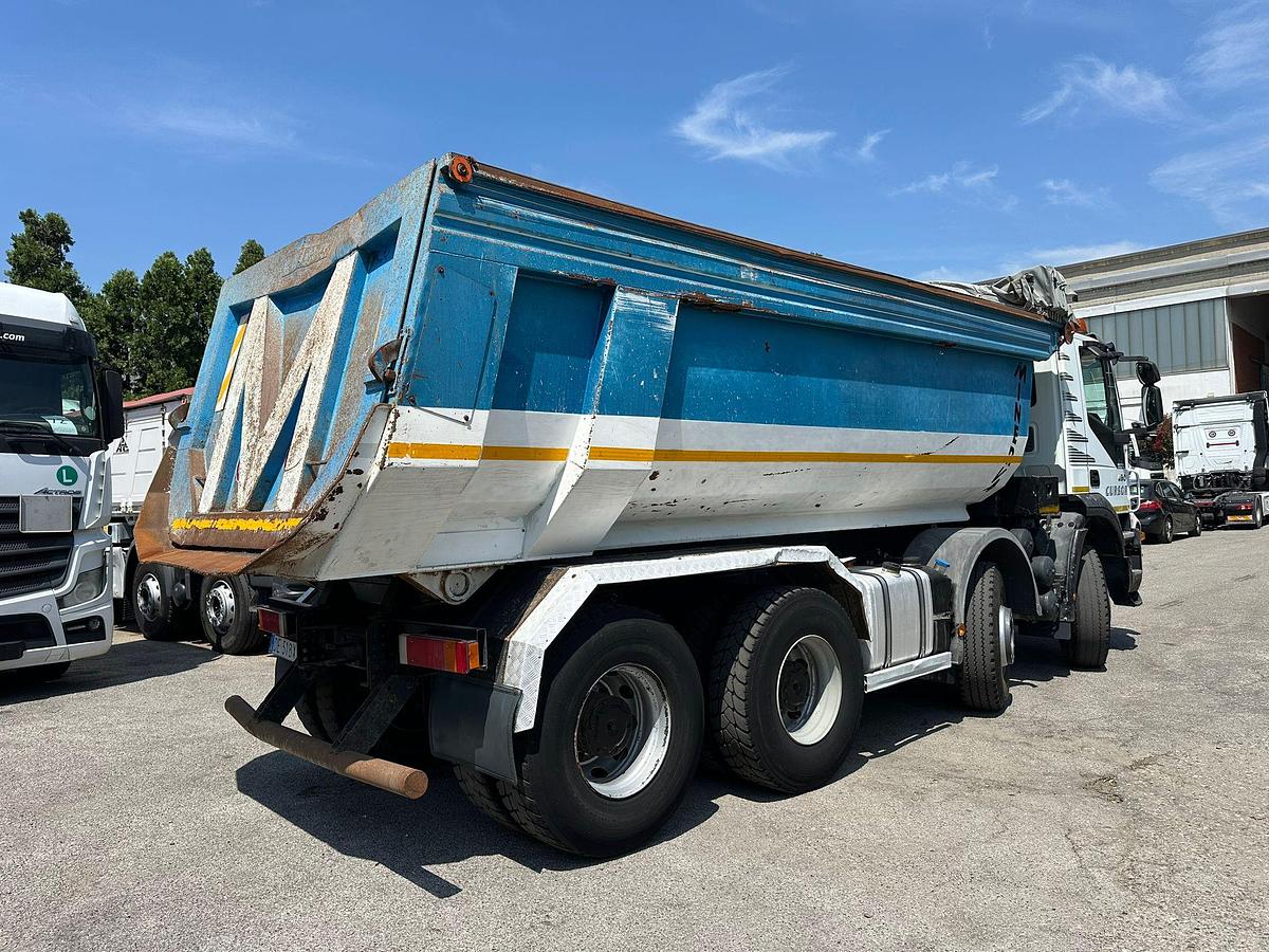 Usato Iveco Trackker 450 8x4 Ribaltabile posteriore MINERVA EURO 5