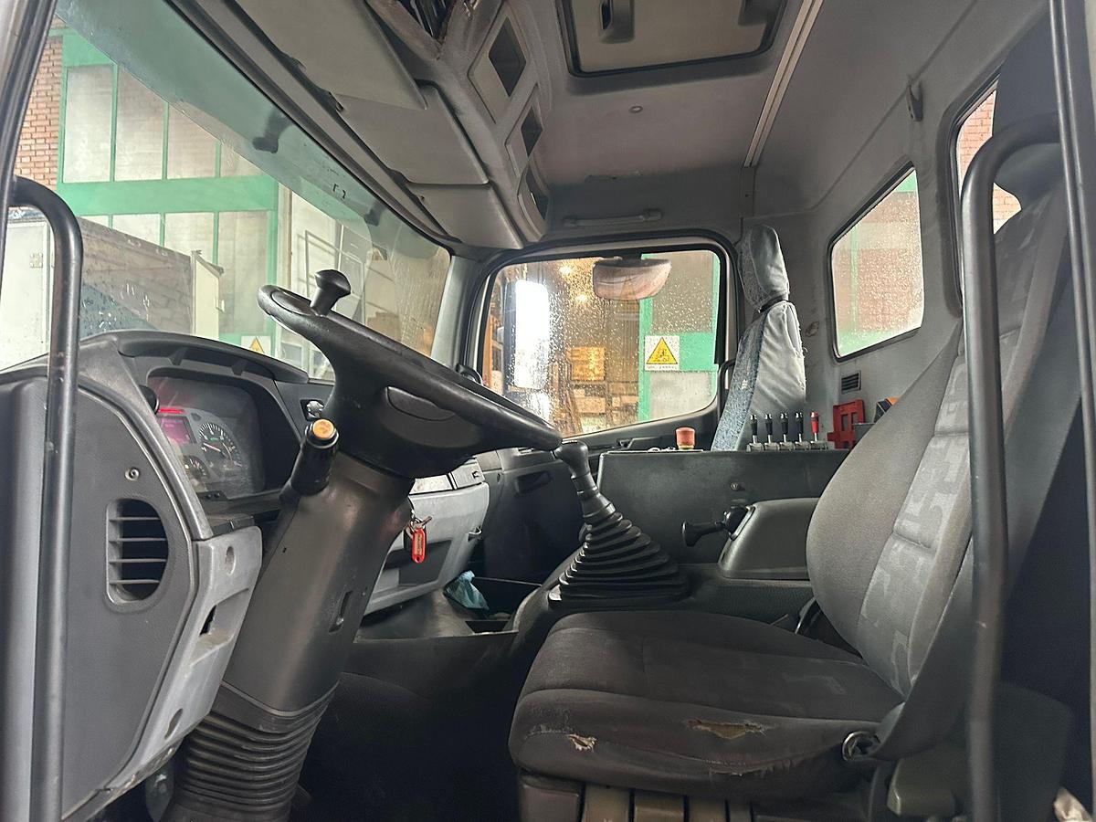 Usato Motrice due assi Mercedes Atego 15.23 Scarrabile con gancio