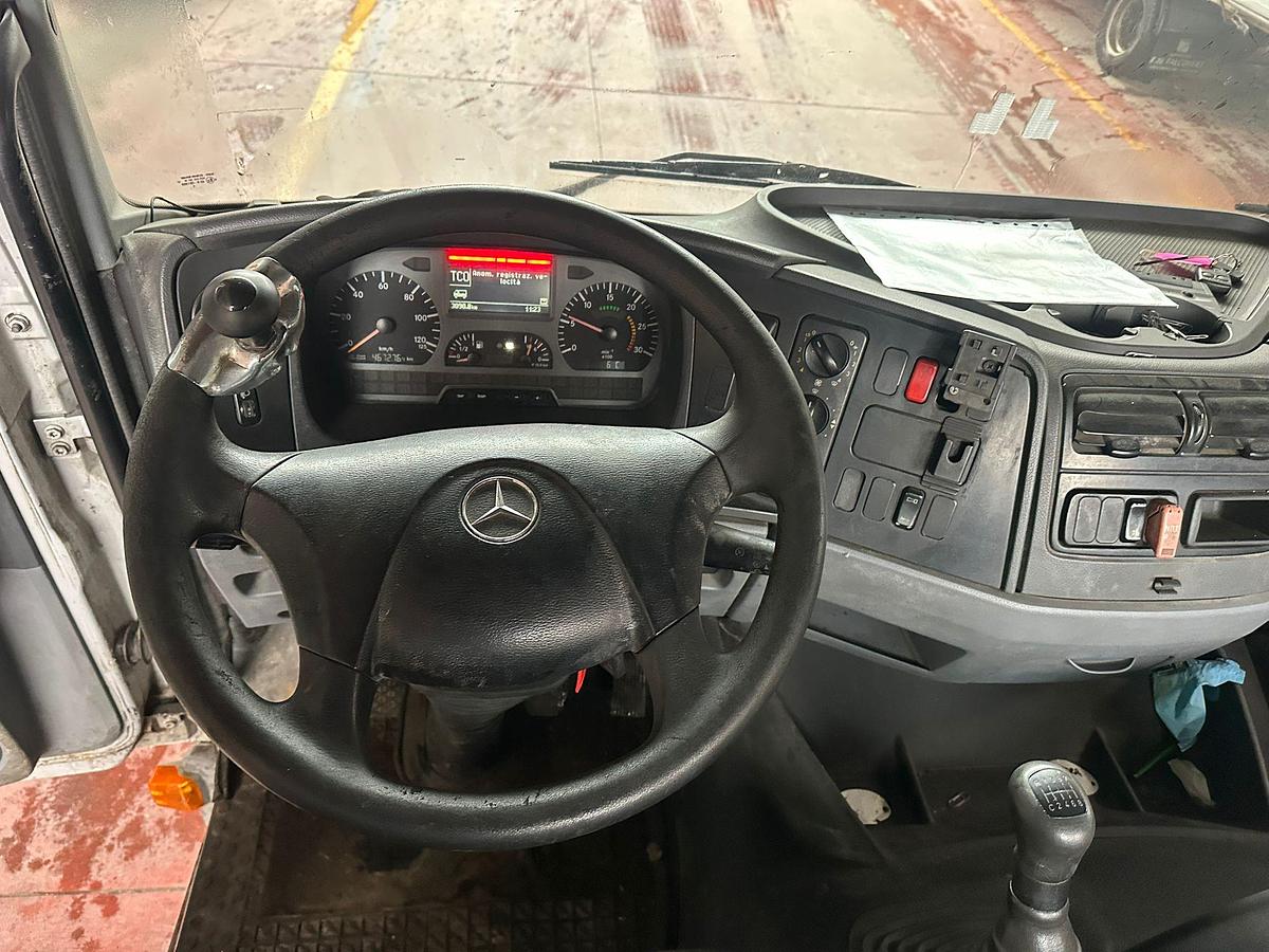 Usato Motrice due assi Mercedes Atego 15.23 Scarrabile con gancio