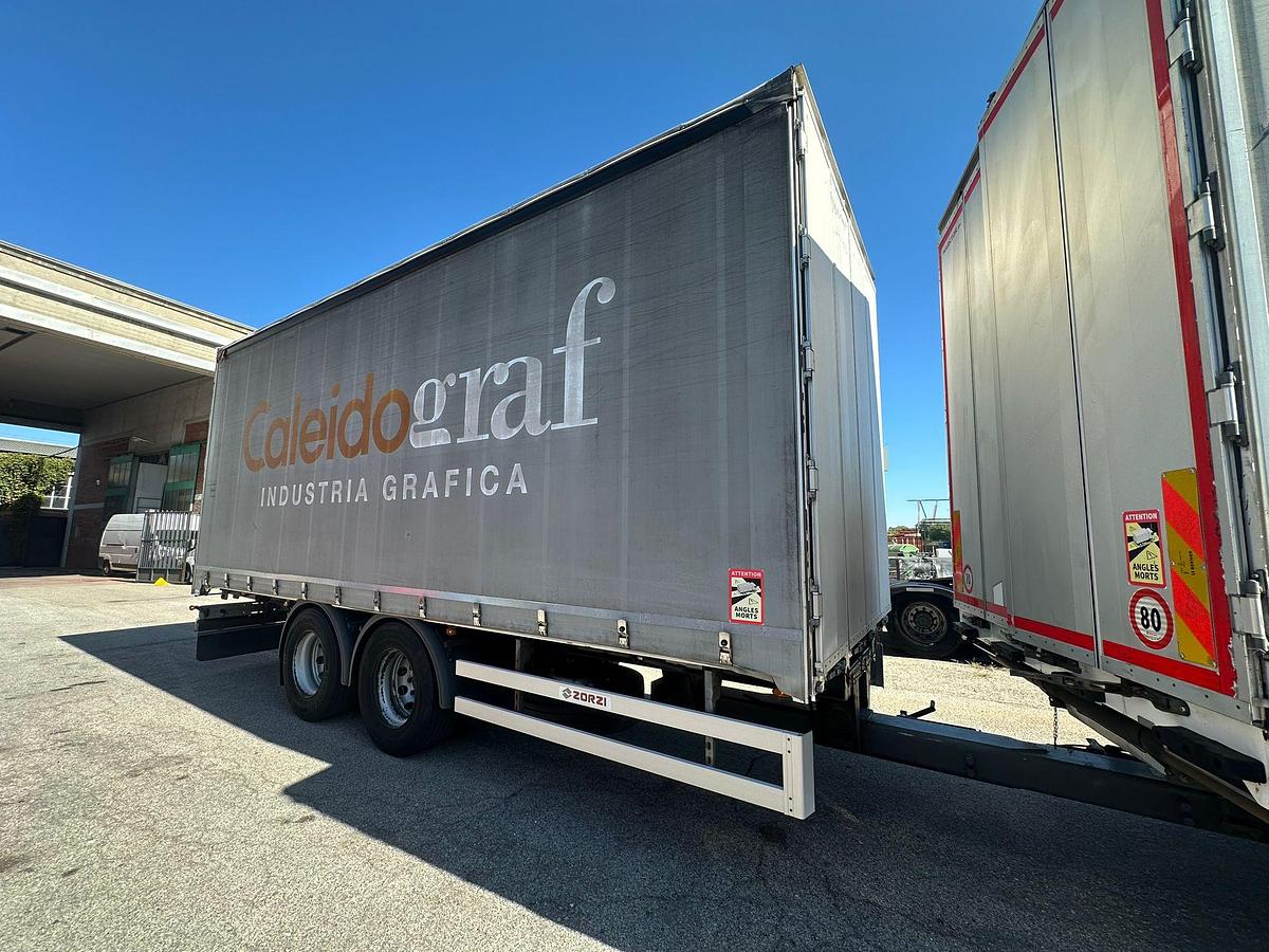 Usato Motrice tre assi Volvo FH 460 6x2 con Biga due assi comunicante km CERTIFICATI