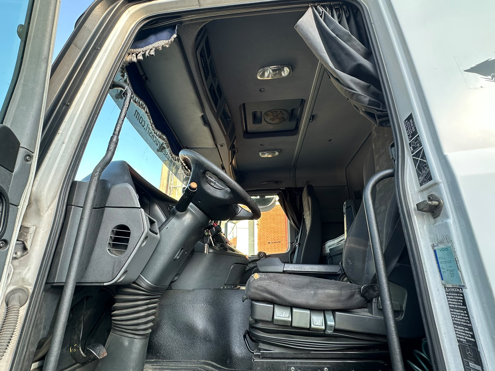 Usato Mercedes Actros 2541 CASSONE FISSO CON GRU HIAB O99