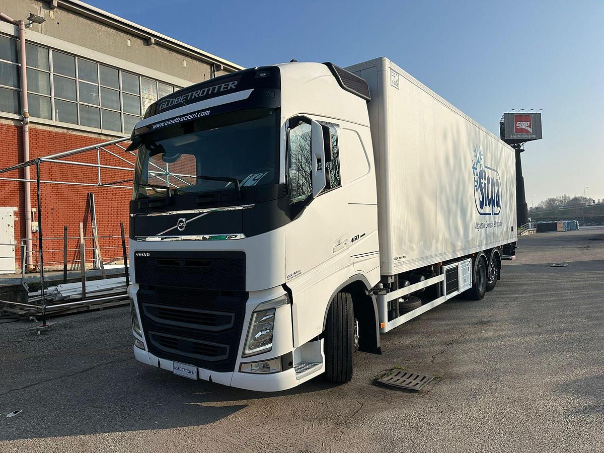 Usato MOTRICE TRE ASSI VOLVO FH 460 Cella frigo mt 9.40 con sponda