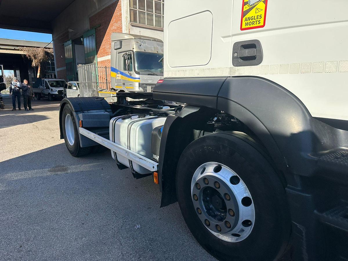 Usato Iveco Stralis 420 adr tutte le classi