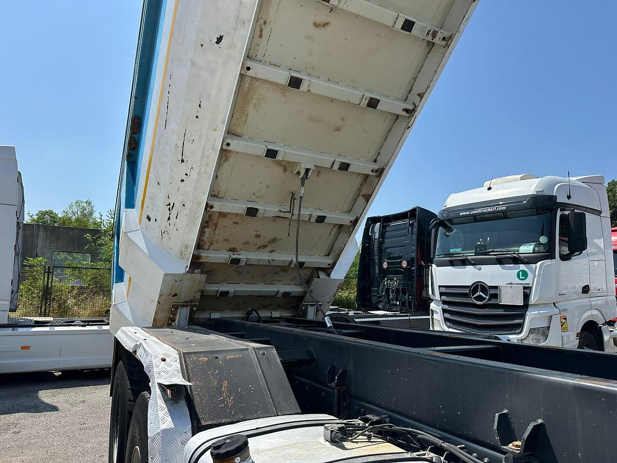 Usato Iveco Trackker 450 8x4 Ribaltabile posteriore MINERVA EURO 5