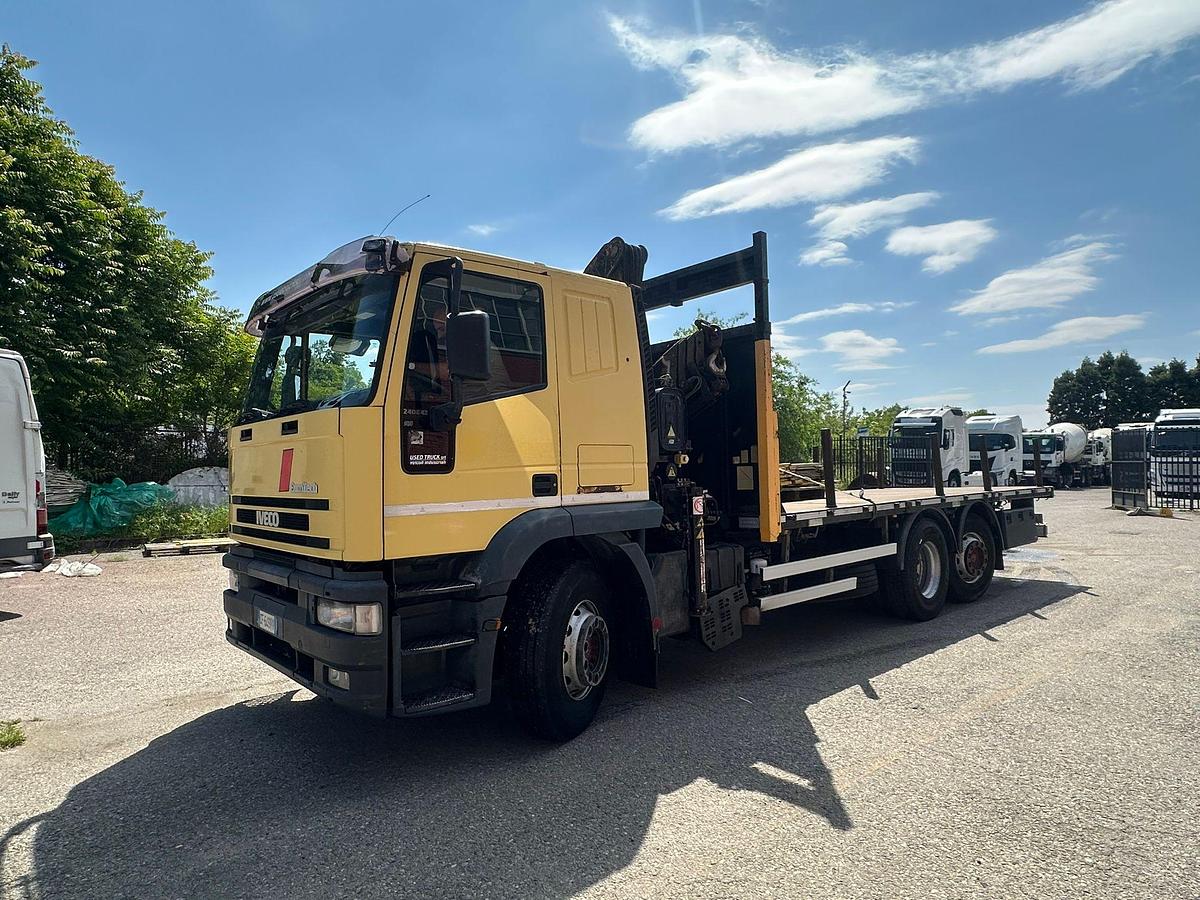 Usato IVECO EUROTECH 260E42 CASSONE FISSO CON GRU DIETRO CABINA FASSI  F140.23