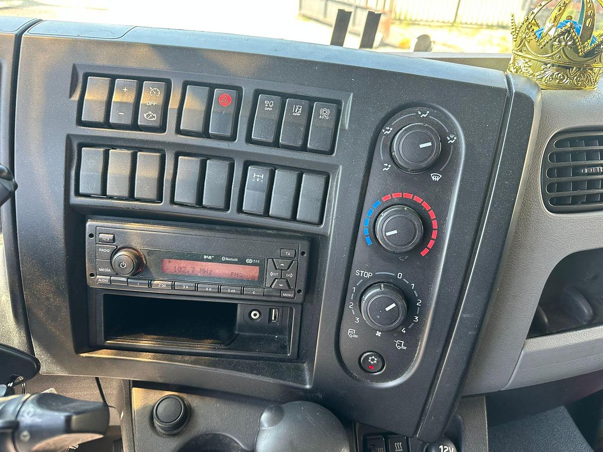 Usato MOTRICE DUE ASSI RENAULT D 140.240 CENTINA E  TELO SPONDA RETRATTILE 