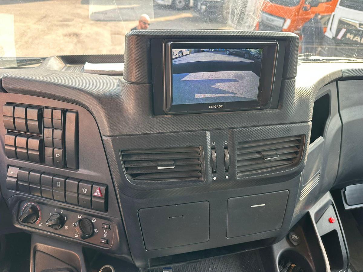 Usato ASTRA HD 500 8X6 RIBALTABILE POSTERIORE TARGA GIALLA