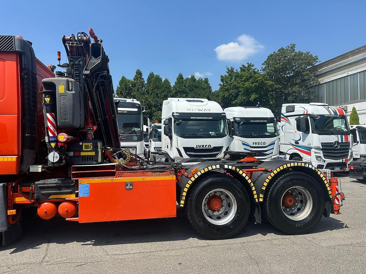Usato VOLVO FH 460 8X4 STRADALE CON GRU FASSI F260BXP.24 