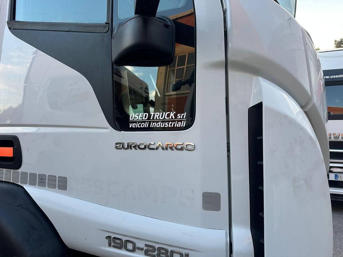 Usato motrice due assi Iveco Eurocargo 180s28 Centina e telo mt 7.50