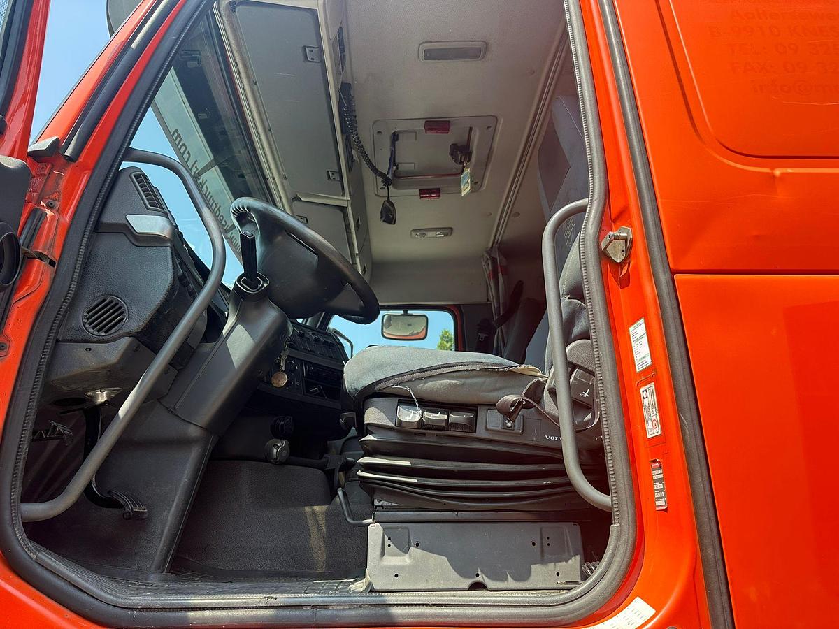 Usato VOLVO FH 460 8X4 STRADALE CON GRU FASSI F260BXP.24 